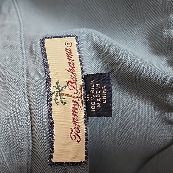 Tommy bahama 100% silk button down shirt/ XL - Picture 4 of 10